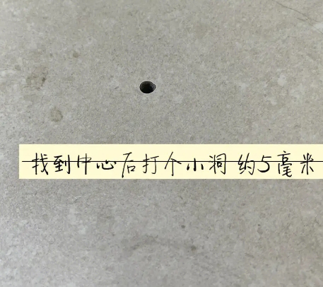 余江瓷砖空鼓维修公司专业解答在瓷砖铺贴过程中，如果砂料搅拌不均匀，将会带来以下问题